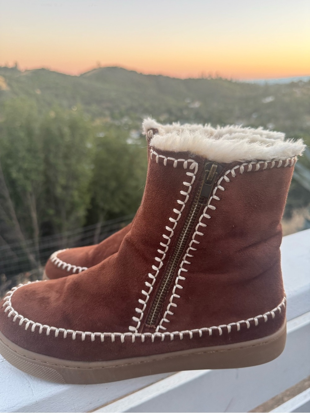Muk Luks Tatum Brown Faux Suede Boots Womens Size 9